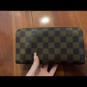 LOUIS VUITTON WALLET
